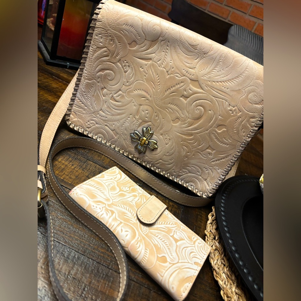 Patricia Nash Cream Embossed Crossbody Bag and Wallet